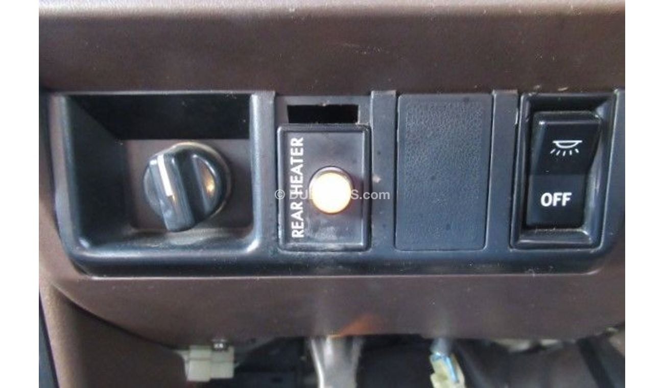 Toyota Hiace TOYOTA HIACE RIGHT HAND DRIVE (PM1003)