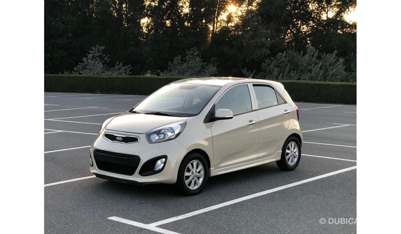 Kia Picanto EX Plus MODEL 2014 GCC CAR PERFECT CONDITION INSIDE AND OUTSIDE LOW MILEAGE