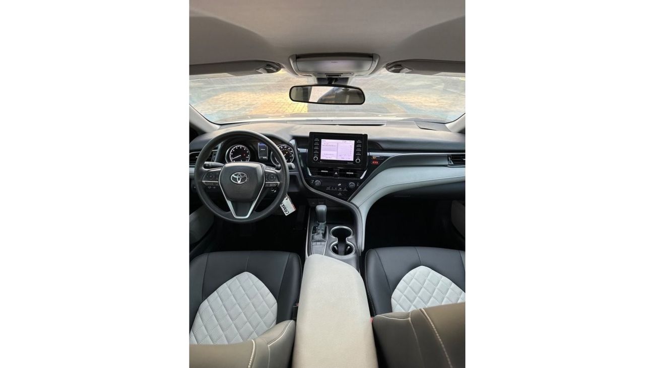 تويوتا كامري تويوتا كامري 2022 محرك 2.5 لتر كراسي جلد السيارة بحالة جيدة
