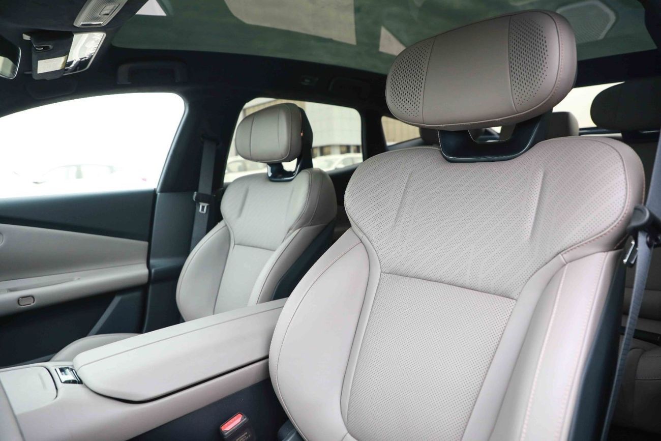 Lynk & Co Z10 2024 LYNK & CO Z10 MAX - GREY inside BROWN | Export Price