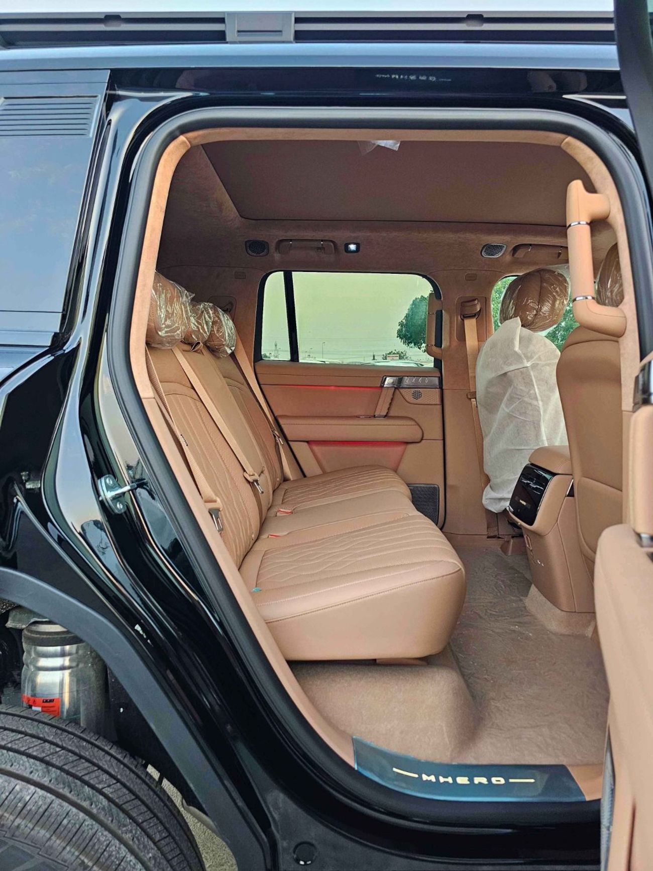 Dongfeng M Hero M817 HYBRID / 1.5L TURBO CHARGED / LARGE DISPLAY 15.6" TOUCHSCREEN / PANORAMIC ROOF (CODE#MH817H)