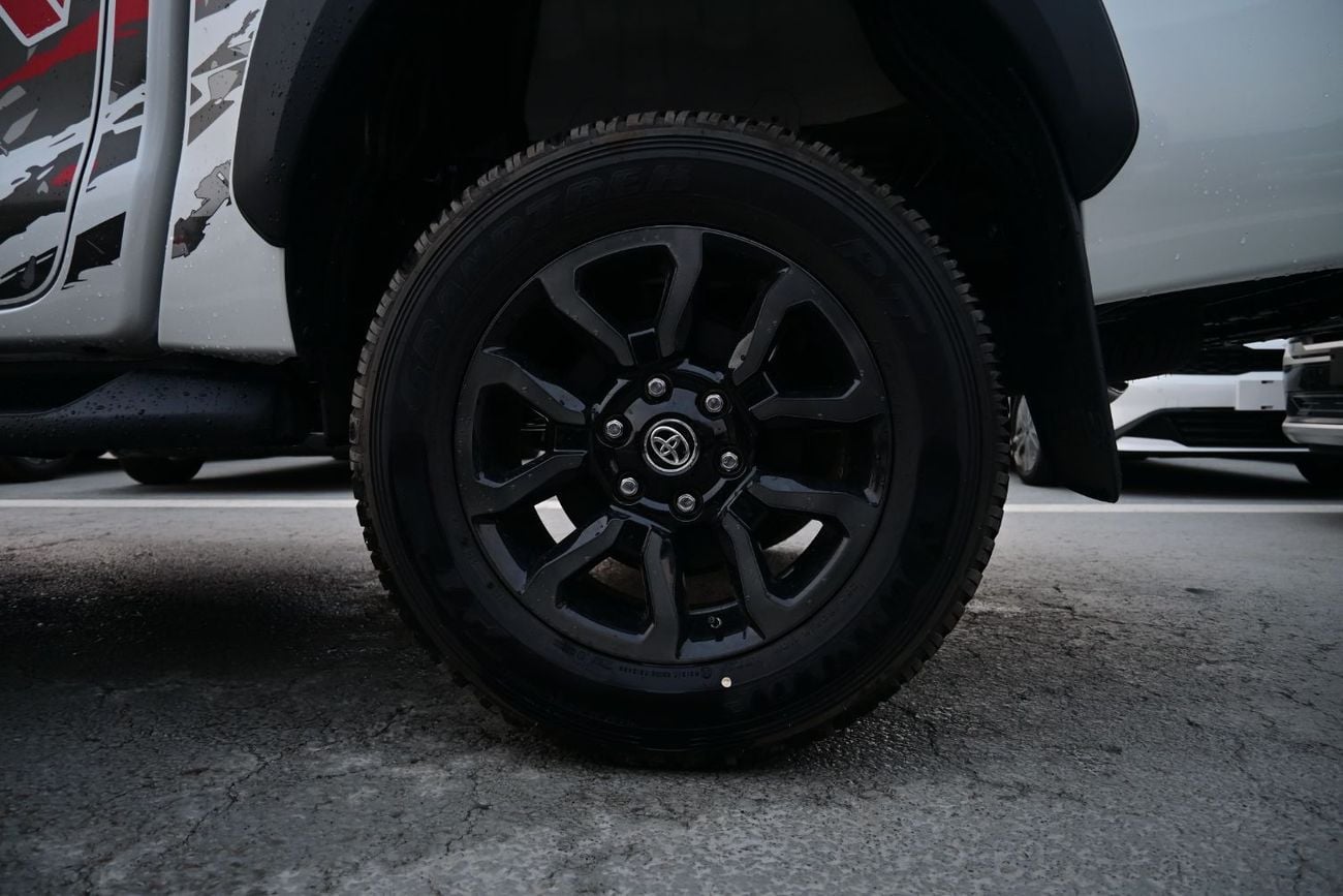 تويوتا هيلوكس Toyota Hilux Adventure 4.0L V6, Petrol, 4WD, Pickup, Model 2025