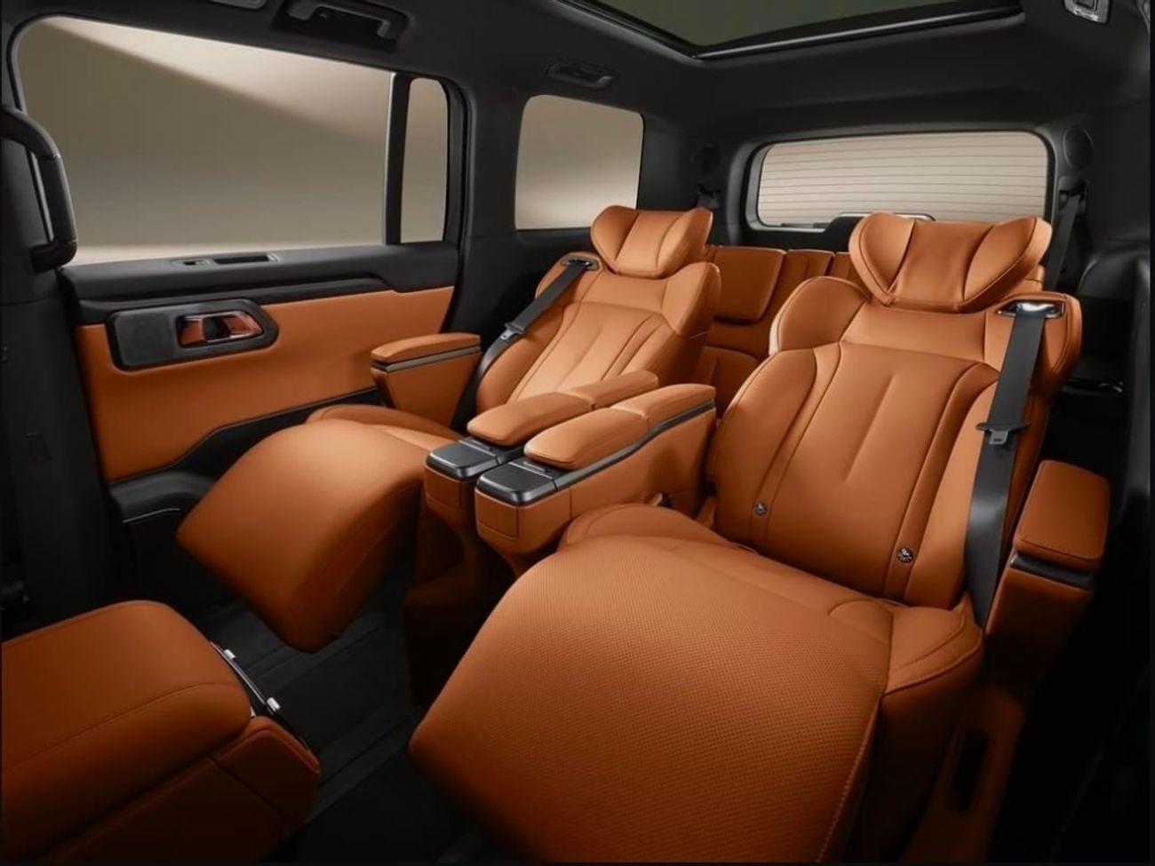 ROX 01 ROX01 2025 – Long Range, 6-Seater VIP Edition