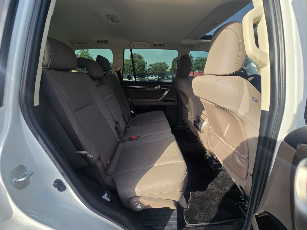 Lexus GX460 Premier 4.6L LEXUS GX-460 2021 GCC // FSH // ACCIDENT FREE // 2KEYS // PERFECT CONDITION // ORGINAL