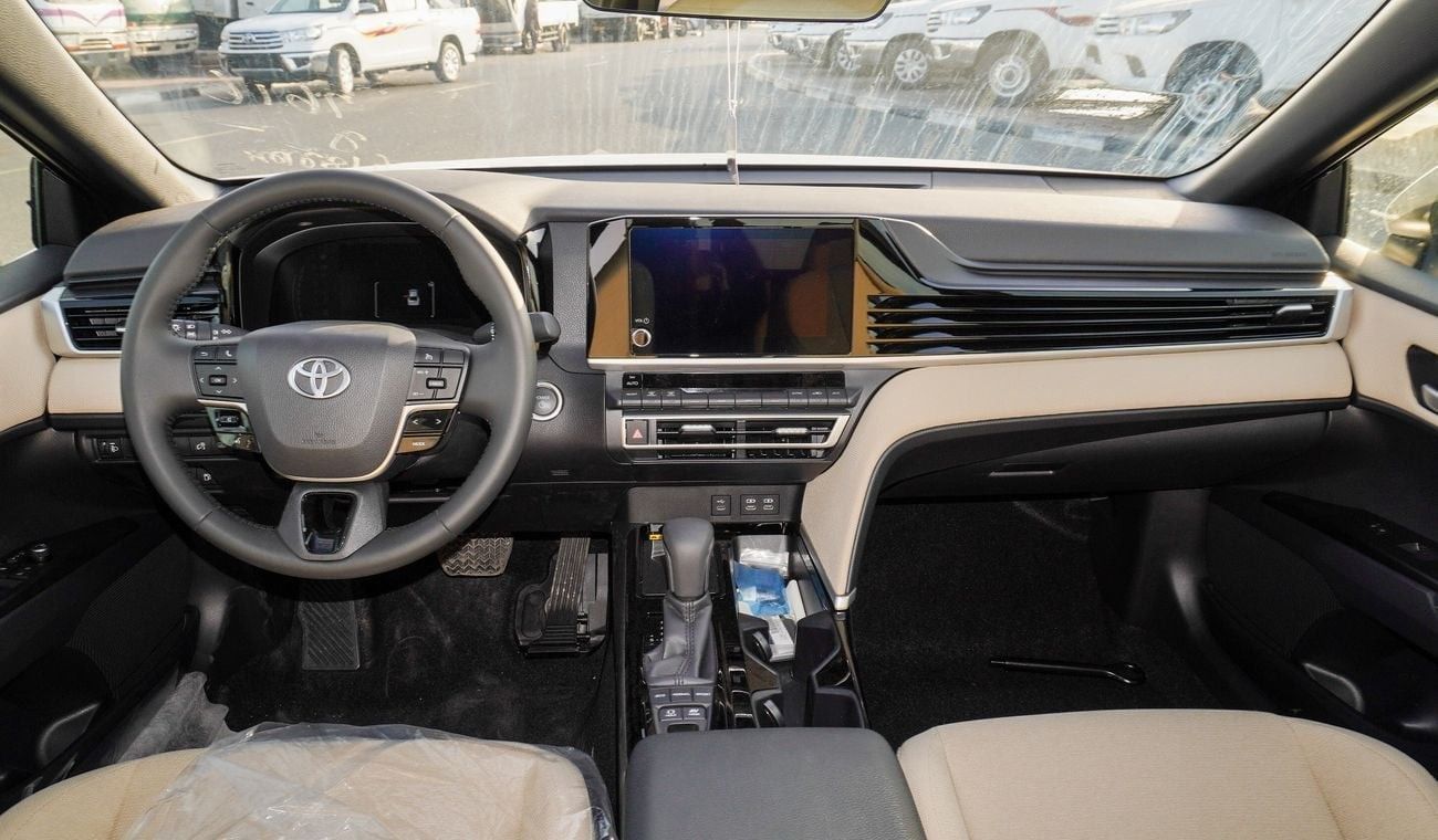 Toyota Camry LE  HEV 2.5L Hybrid