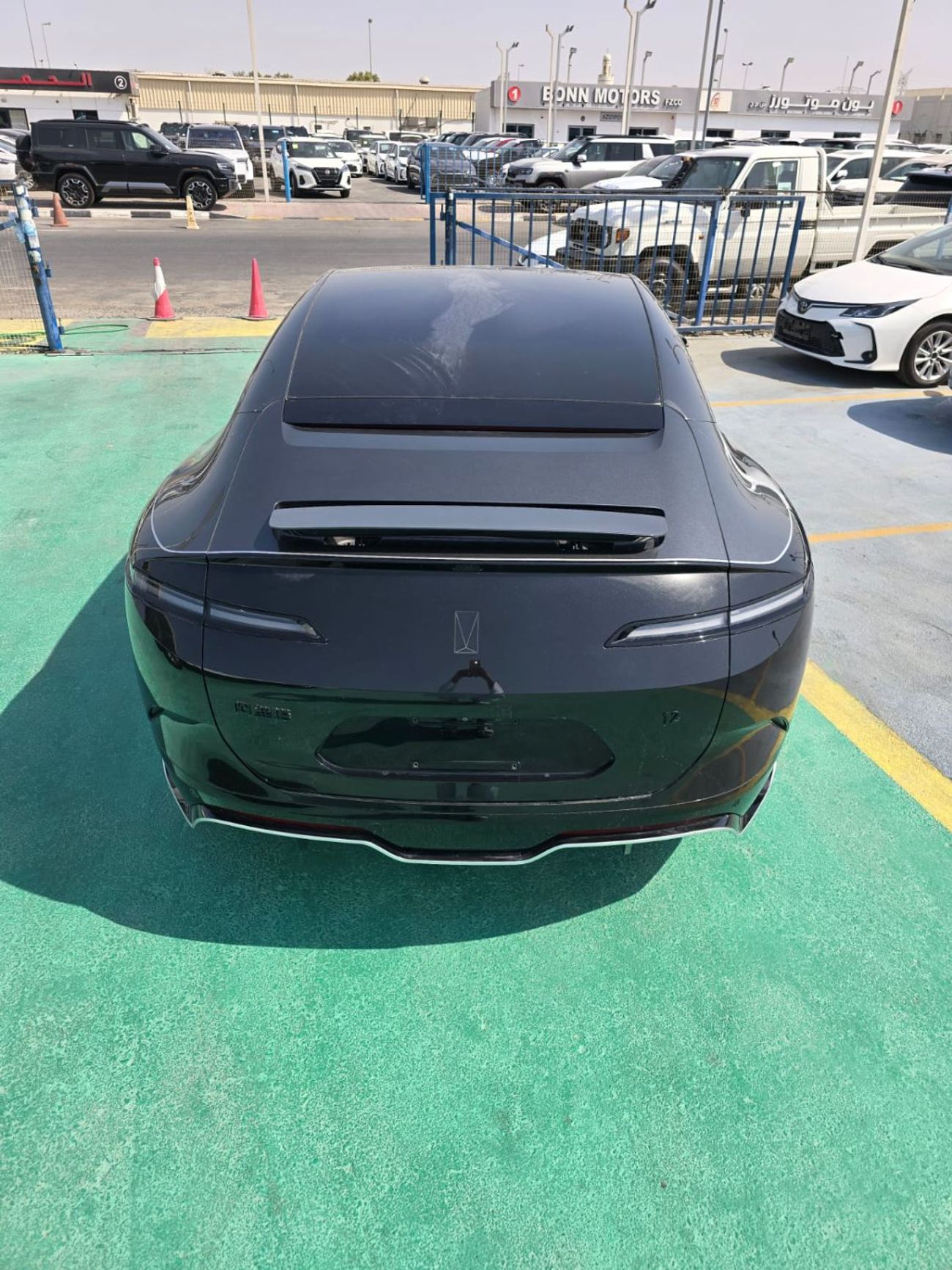 أفاتر 12 GT AWD