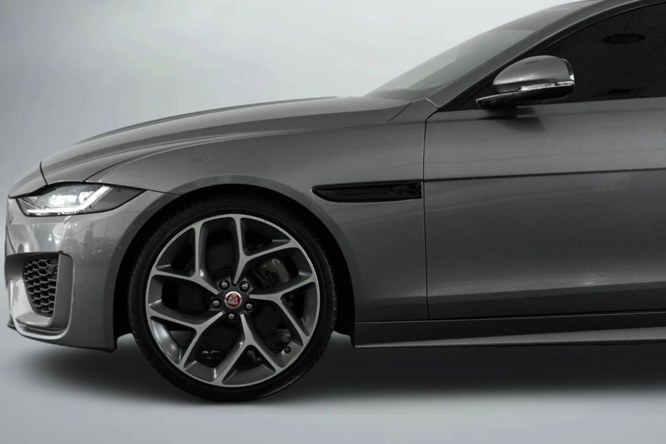 Jaguar XE R-Dynamic SE P300 R Dynamic / Jaguar Warranty & Extended Service Contract