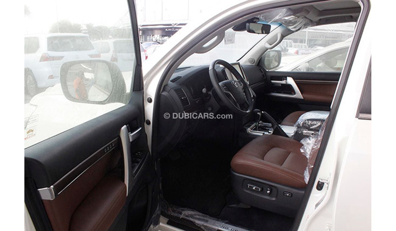 تويوتا لاند كروزر 5.7L PETROL  VXR  MY17