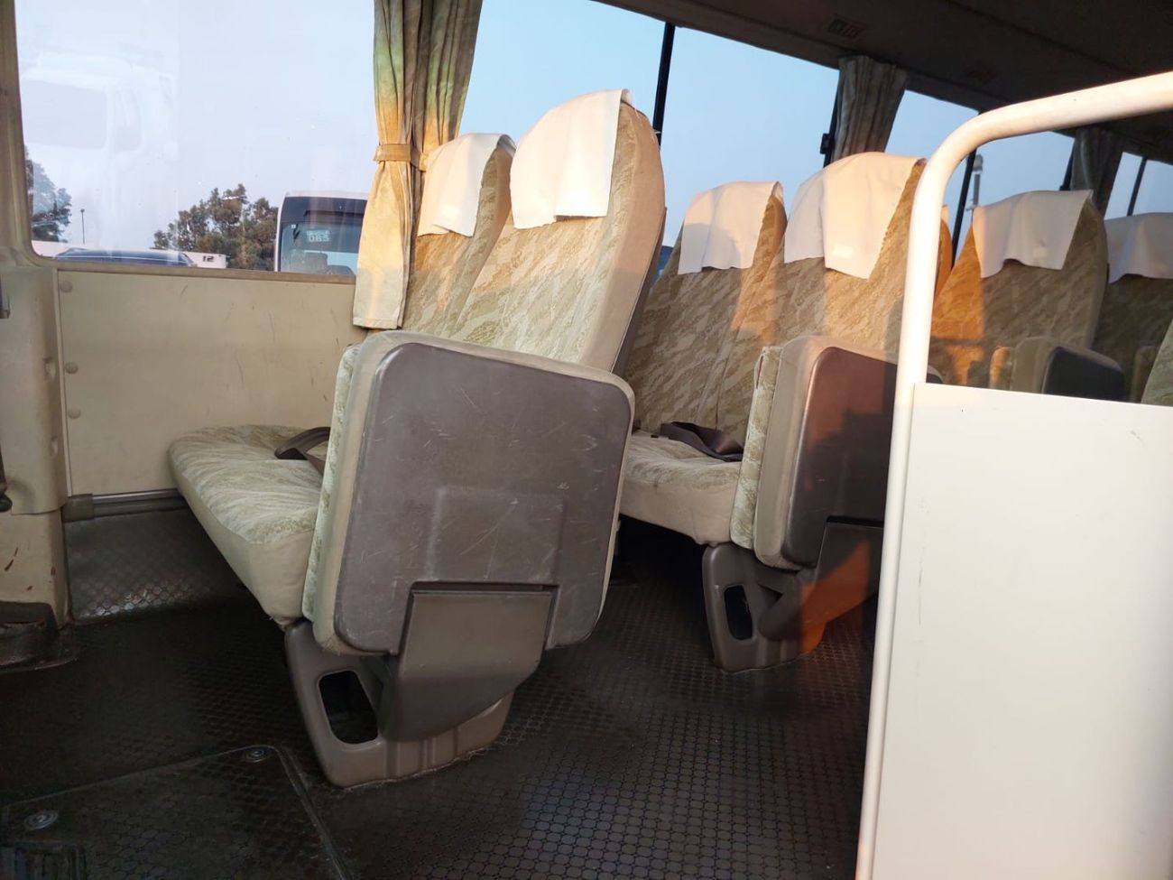 Mitsubishi Rosa MITSUBISHI ROSA BUS RHD 2004 MODEL 4.8 L DIESEL AUTOMATIC(PM00509)