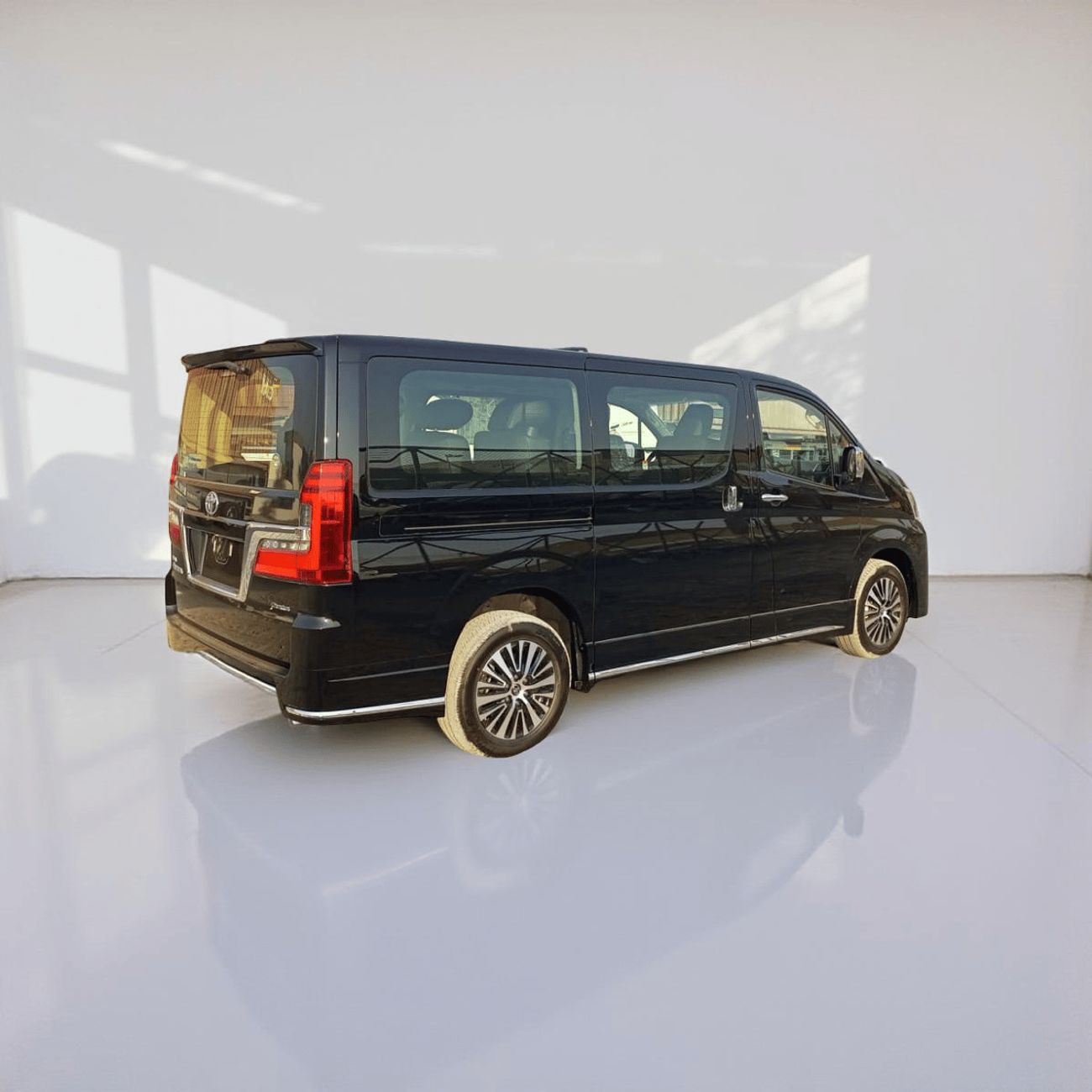 Toyota Granvia Toyota Granvia vip 6 seater