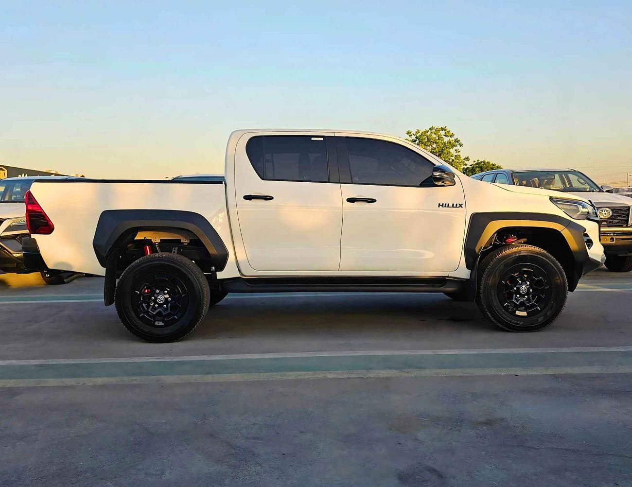 تويوتا هيلوكس GR SPORT REVO / 2.8L DIESEL / A/T / 360*CAMERA / FULL OPTION   (CODE #  69067)