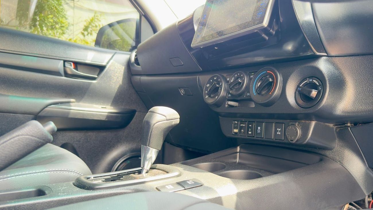 Toyota Hilux SINGLE CABIN | 4WD | 2.8L DIESEL ENGINE | AT | RIGHT-HAND-DRIVE