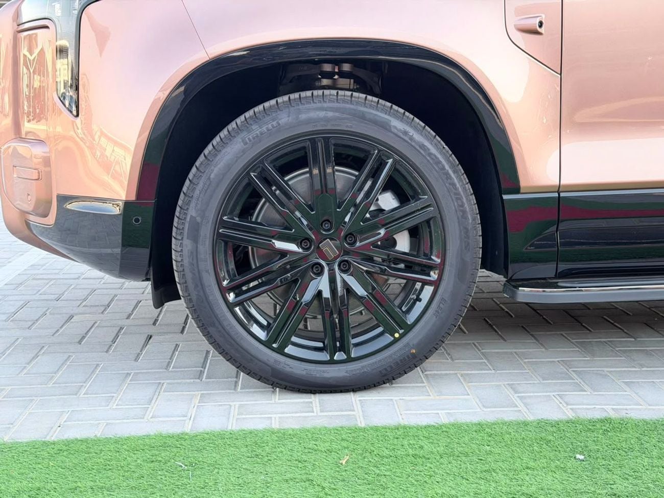 روكس أداماس 1.5L Turbocharged AWD Luxury VIP | 6-Seats | 2026 | COUCH