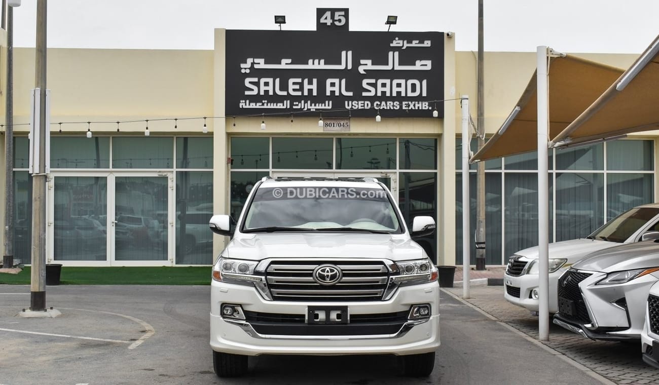 Toyota Land Cruiser GXR V8