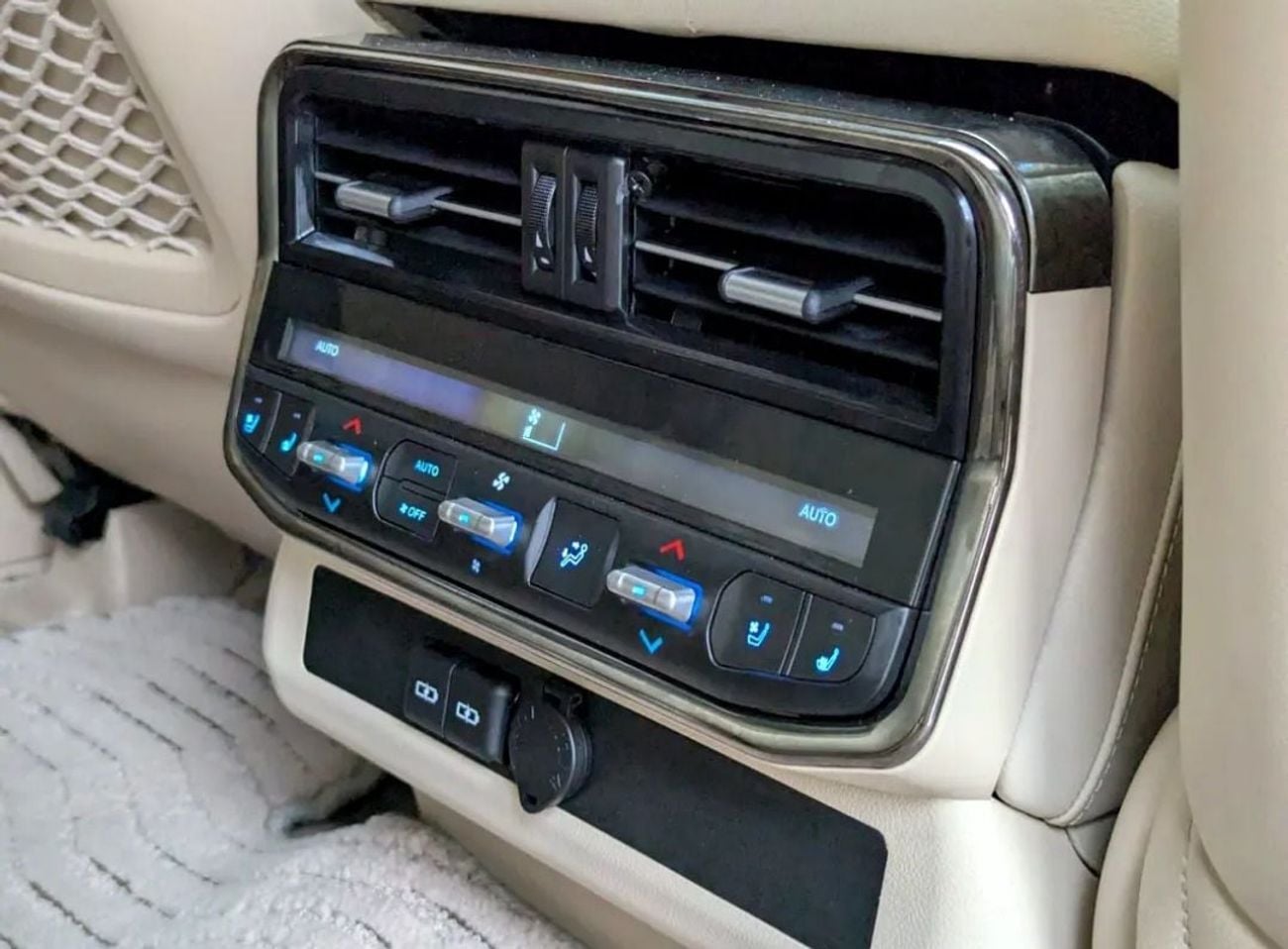 تويوتا لاند كروزر Toyota landcruise 2015Model Modified 2024Model GXR 4.0L Engine Colour Black Transmission Automatic I