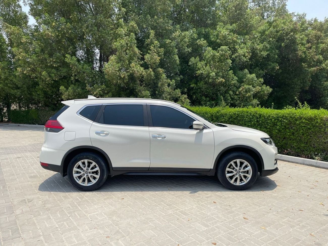 Nissan XTrail SV NISSAN X-TRAIL   MODEL 2019  V4    L2,5   Excellent Condition (GCC  _ SPEC) - VERY GOOD CONDITION