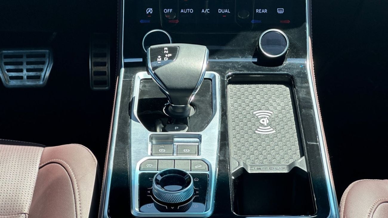 Jetour X90 Plus Luxury 1.6L Turbo 4 Cylinders 2024 Low Mileage Warranty 3 Years