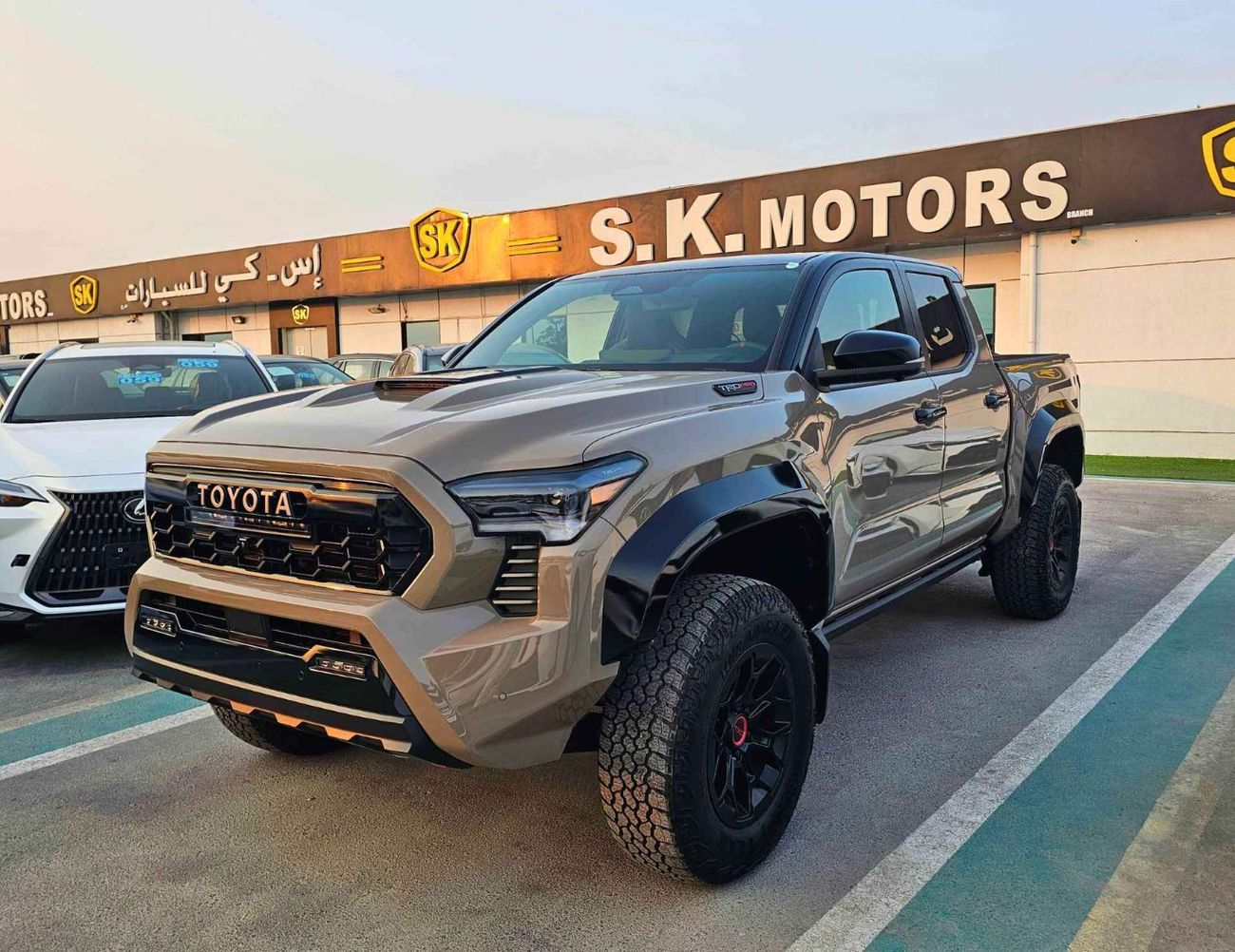 تويوتا تاكوما TRD PRO HYBRID iFORCE MAX/2.4L PETROL/14" HD TUCHSCREEN/SUNROOF/ (CODE# TTCPHV)