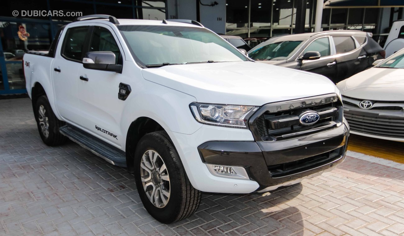 Ford Ranger Wildtrak 3.2 Dsl full opt AT with Back Cover (2017)