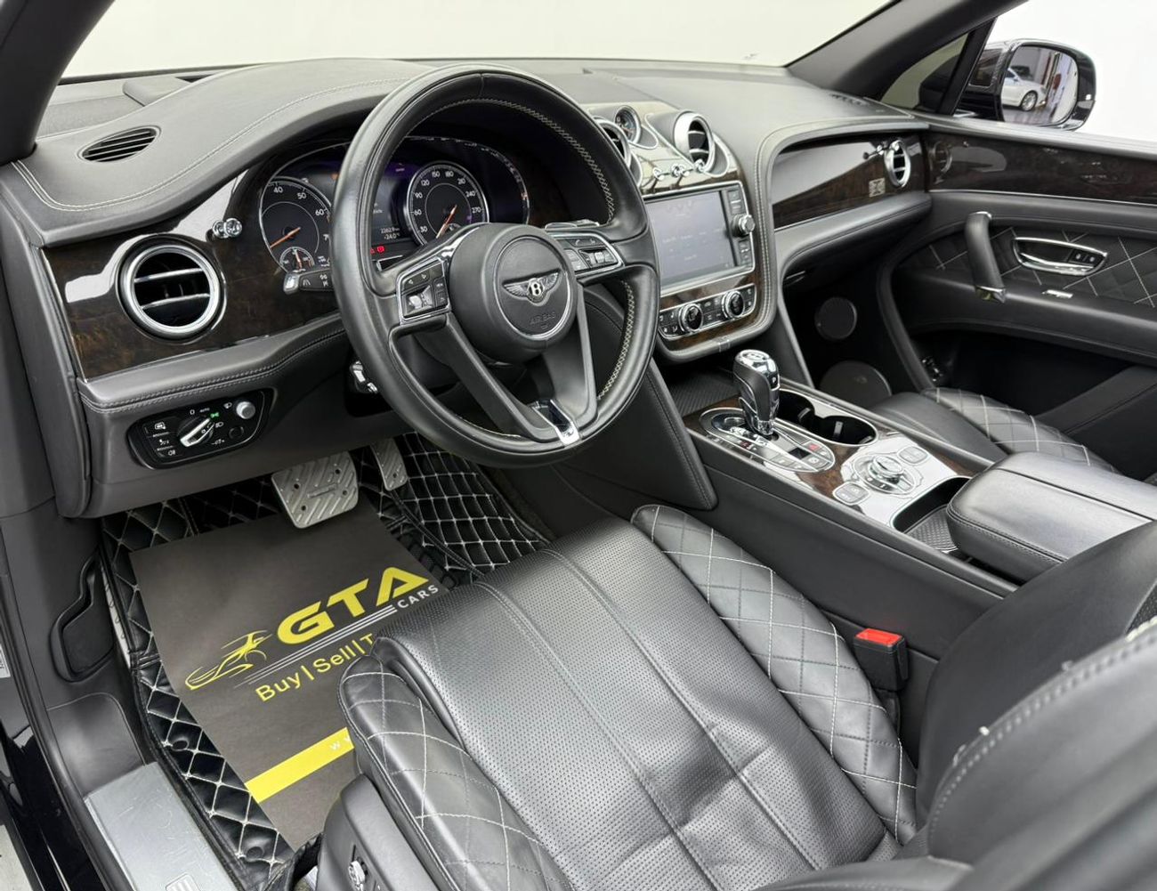 بنتلي بينتايجا 2017 Bentley Bentayga Mansory KIT ,Service History ,Excellent Condition ,Euro Spec