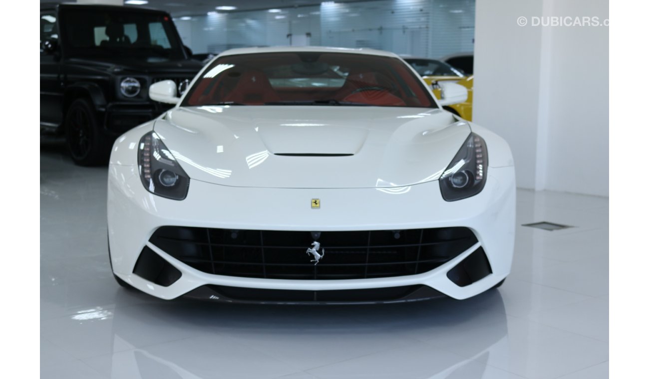 فيراري F12 BERLINETTA F-12-2015