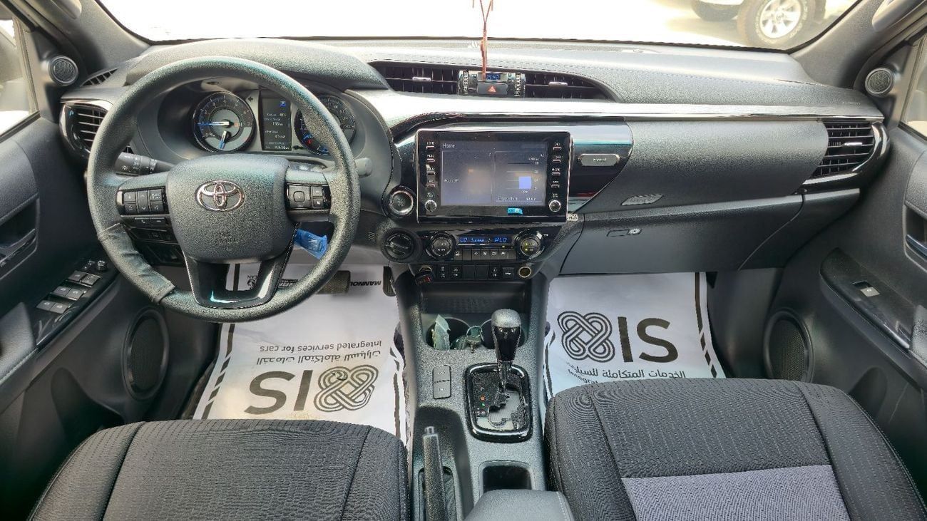 Toyota Hilux Adventure 4.0L AT Model Year 2024 Color White