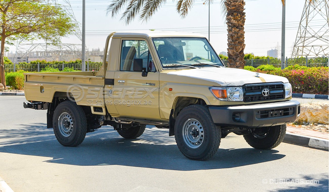 تويوتا لاند كروزر بيك آب Toyota Land Cruiser Pick Up LC79 Cabina Sencilla, 4.0L Gasolina