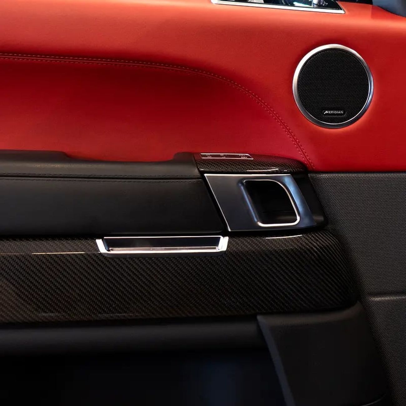 Land Rover Range Rover Sport SVR 5.0L (550 HP) AED 4,771 pm • 0% Downpayment • Range Rover Sport SVR Carbon Edition • 1 Year Warr