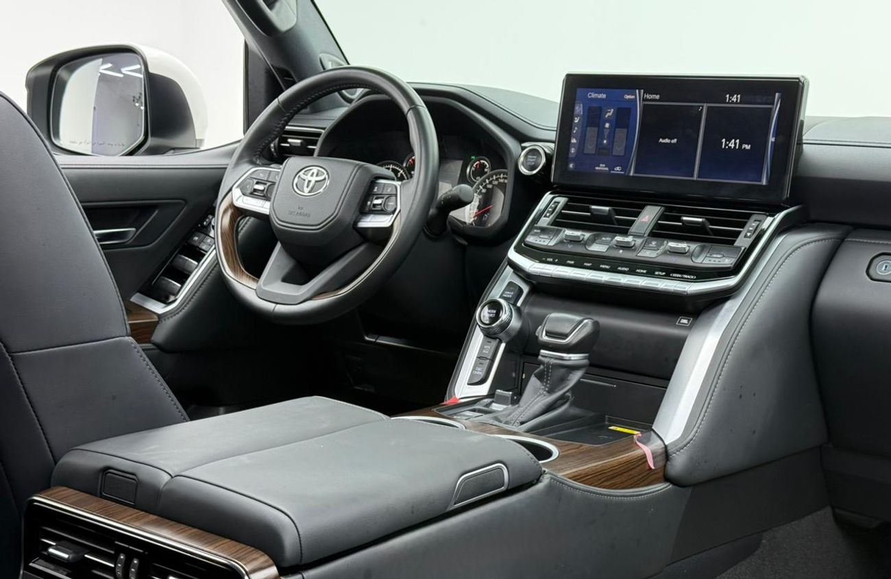 Toyota Land Cruiser GXR 3.5L 2024 Toyota Land Cruiser GXR, Toyota Warranty+Service Contract+Full Service History ,GCC