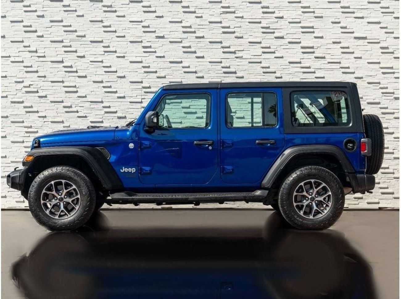 جيب رانجلر AED 2,202 PM • WRANGLER UNLIMITED SPORT • ONLY 61,000 KMS • PRISTINE CONDITION