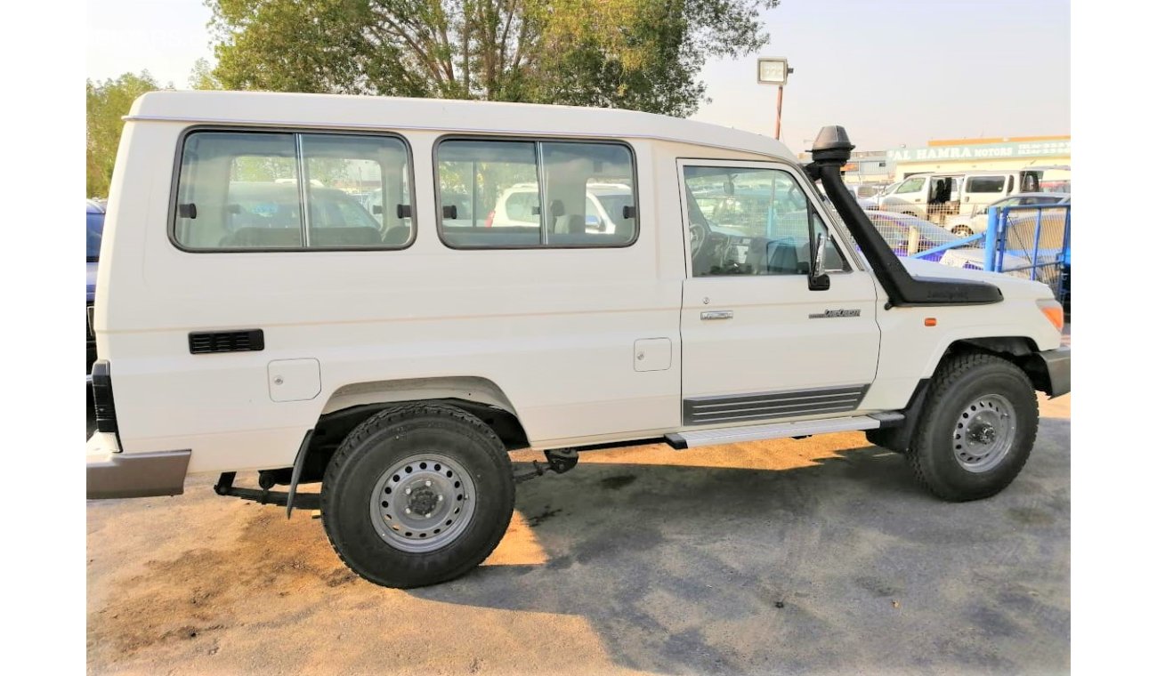 Toyota Land Cruiser hard top 3 door