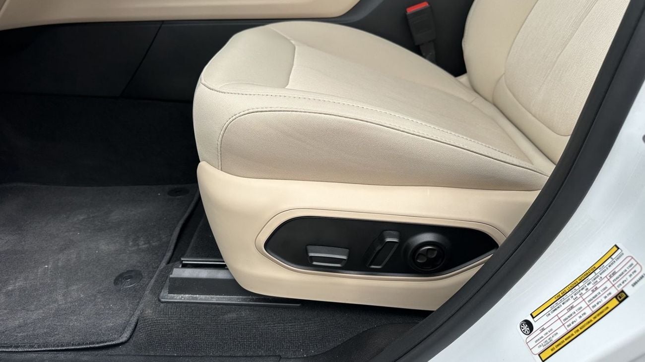 Jeep Grand Cherokee LAREDO 2025 GCC specs