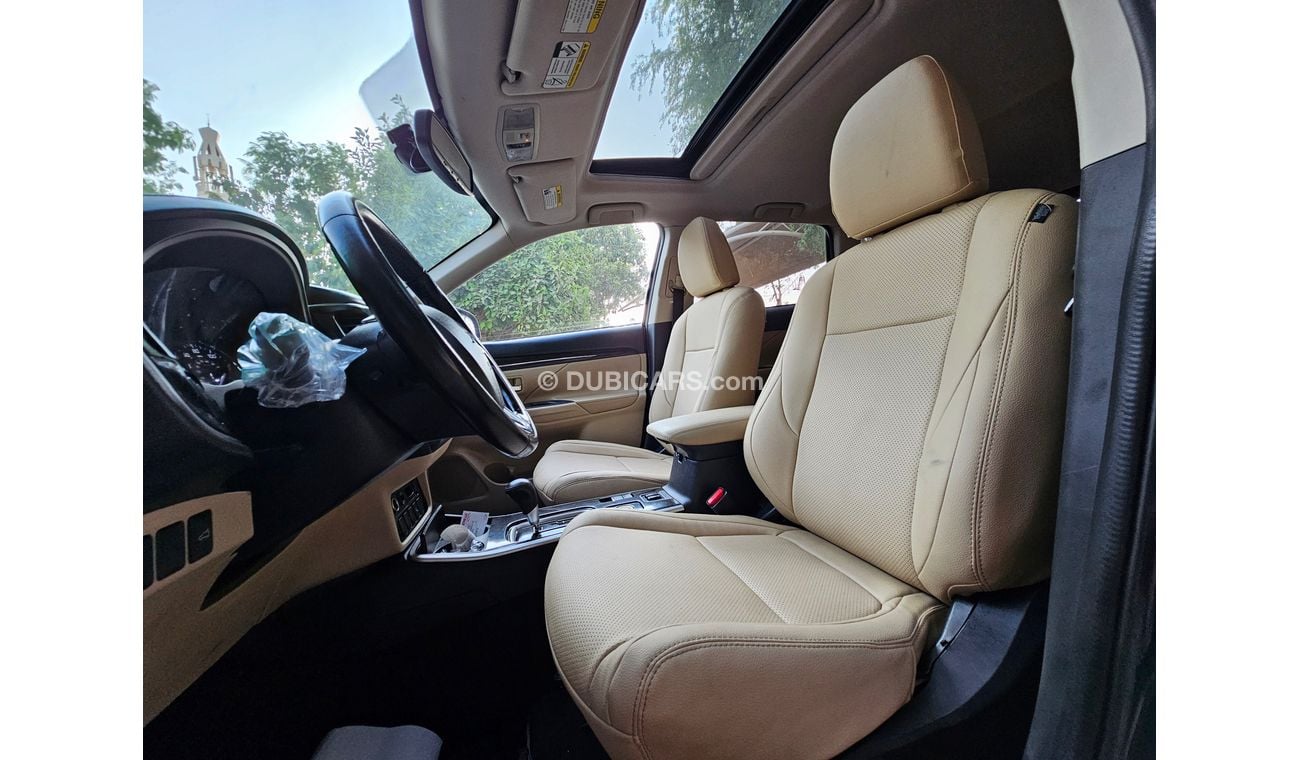 ميتسوبيشي آوتلاندر Full Option | Sunroof | Original Airbags | 7 Seats