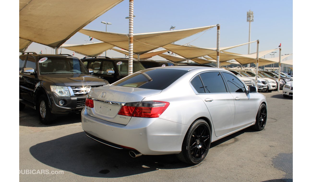 Honda Accord FULL OPTION - GCC