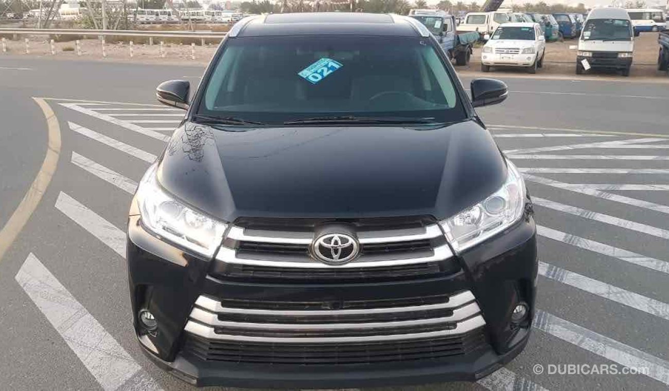 Toyota Highlander fresh and imported and very clean inside out and ready to drive