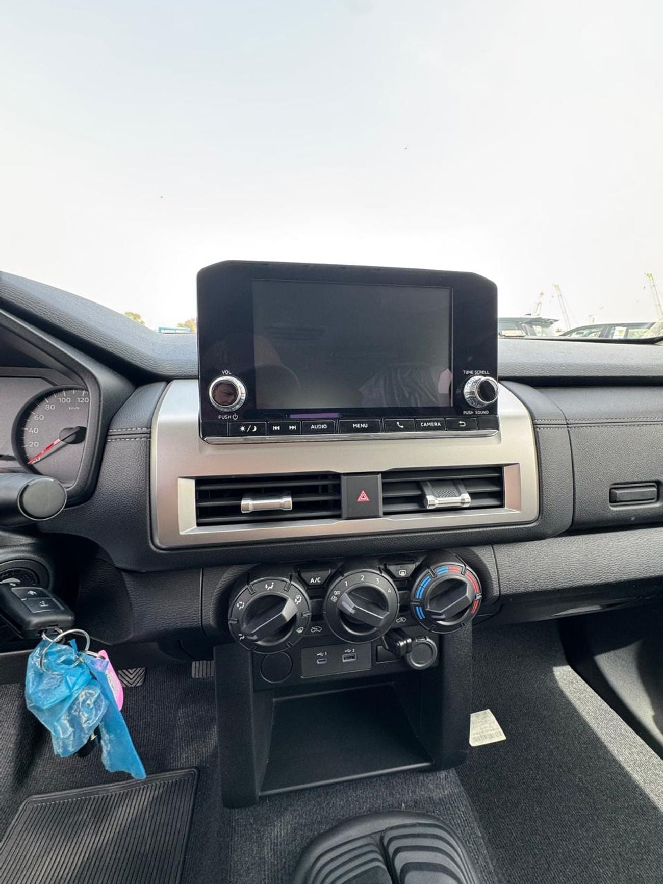 Mitsubishi L200 GLX Double Cab Petrol 2.4L Mitsubishi L200 Petrol FULL OPTION!!!