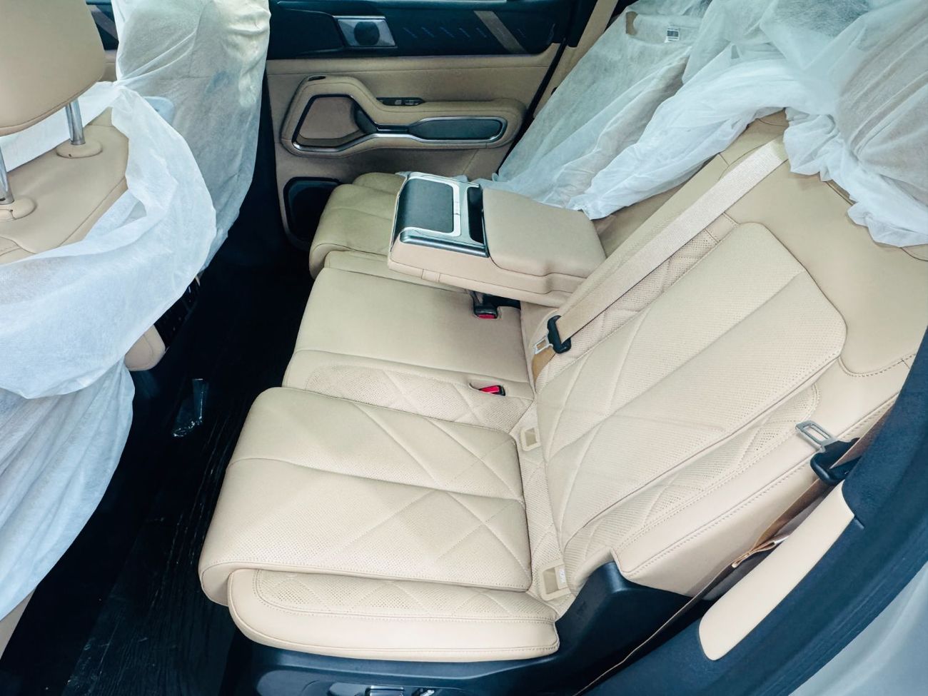 بي واي دي ليوبارد 8 Smart and Brave Flagship Edition (7 Seats)