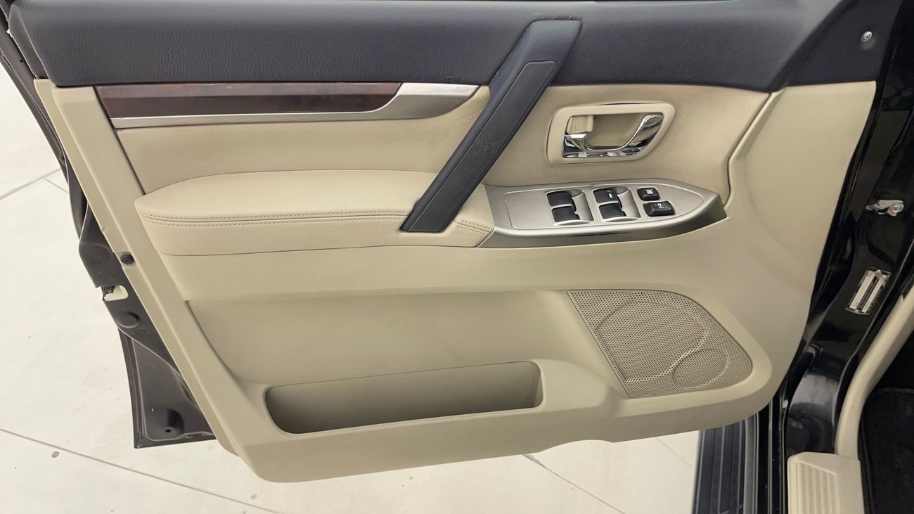 Mitsubishi Pajero GLS HIGH 3.5 | Zero Down Payment | Home Test Drive