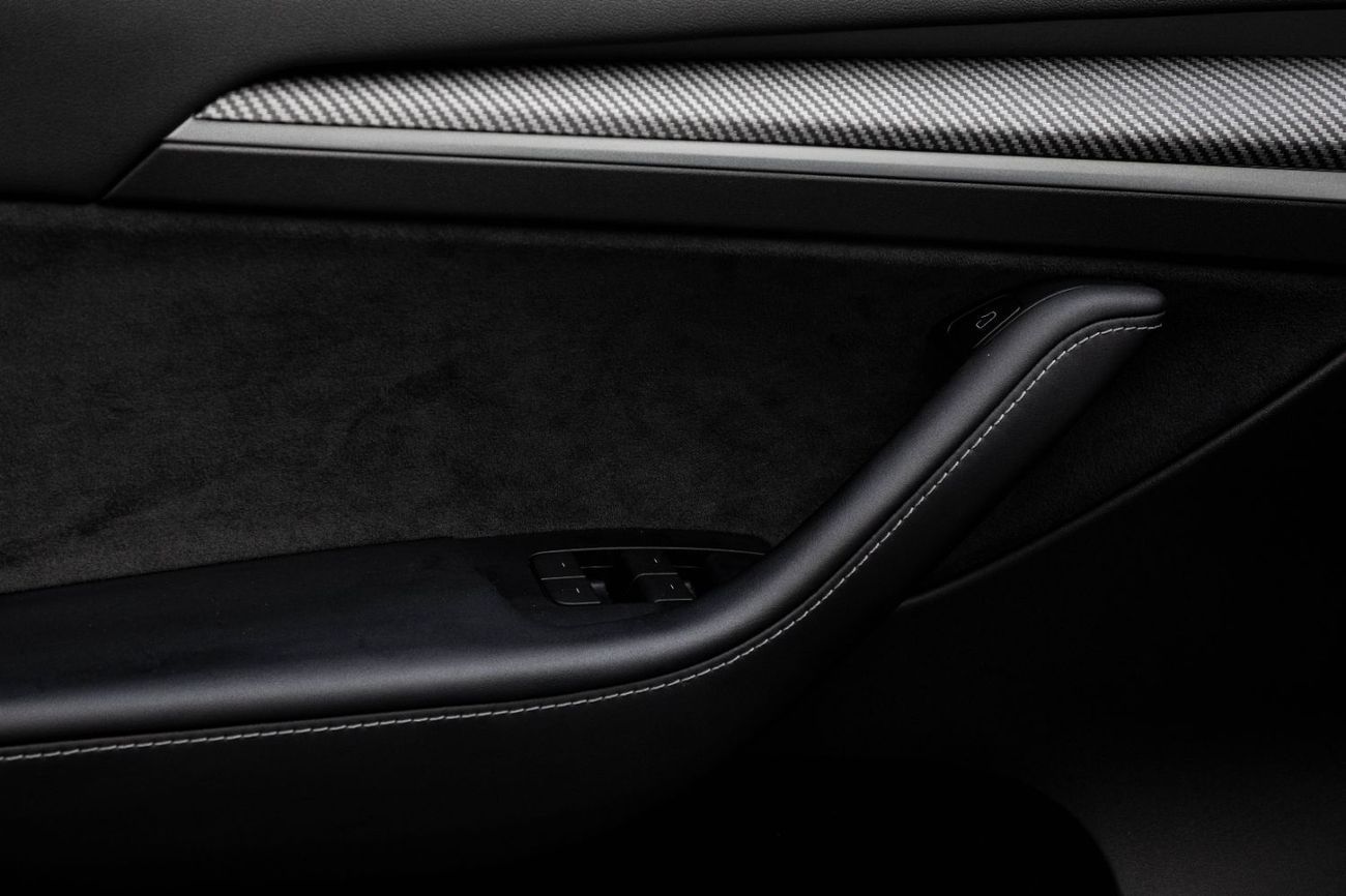 Tesla Model Y LONG RANGE | 2,546 P.M  | 0% Downpayment | IMMACULATE || ONE OWNER!