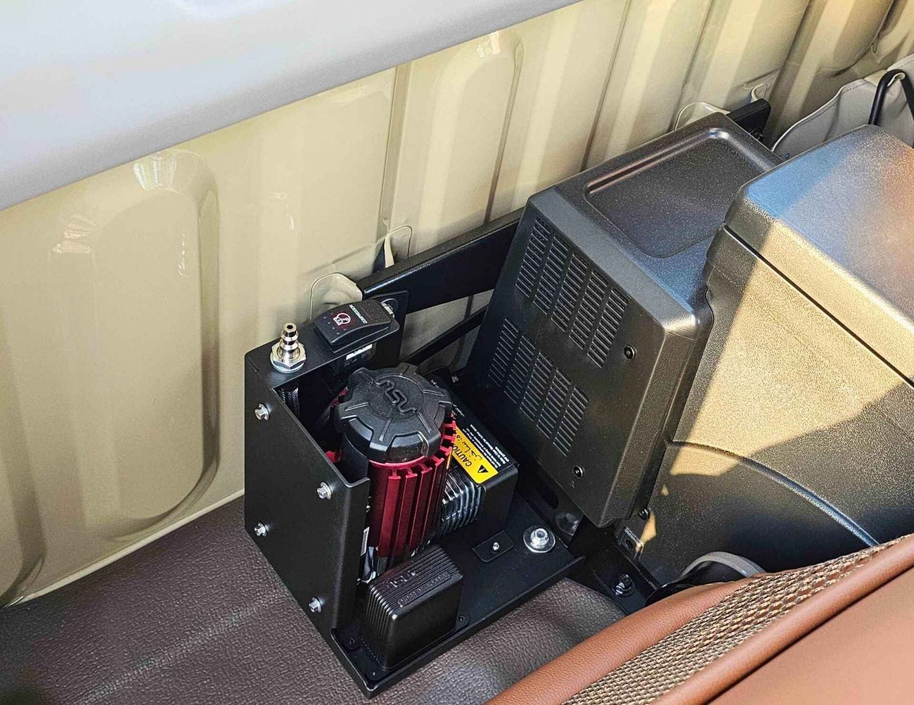 Toyota Land Cruiser Pick Up / LC79 2.8L DIESEL / A/T / SINGLE CABIN / FULL OPTION (CODE # 69090)