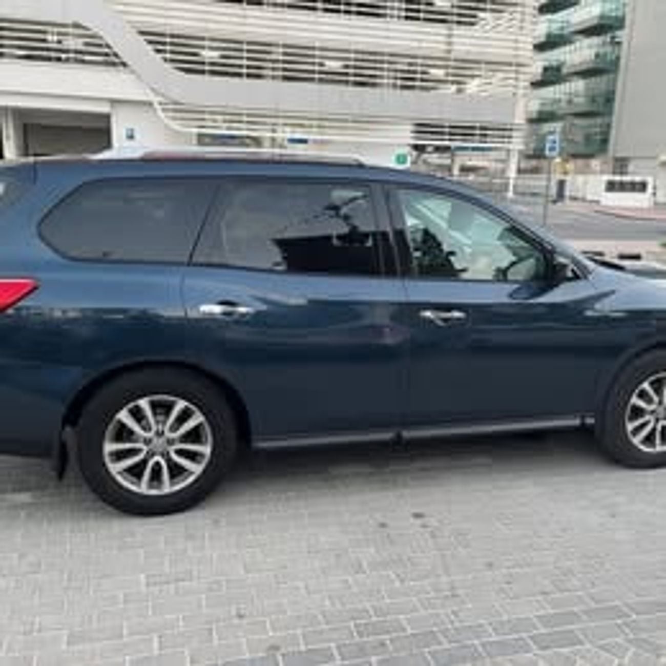 نيسان باثفايندر 2014 NISSAN PATHFINDER * 7 PASSENGER * CANADIAN SPEC * PRICED TO SELL *