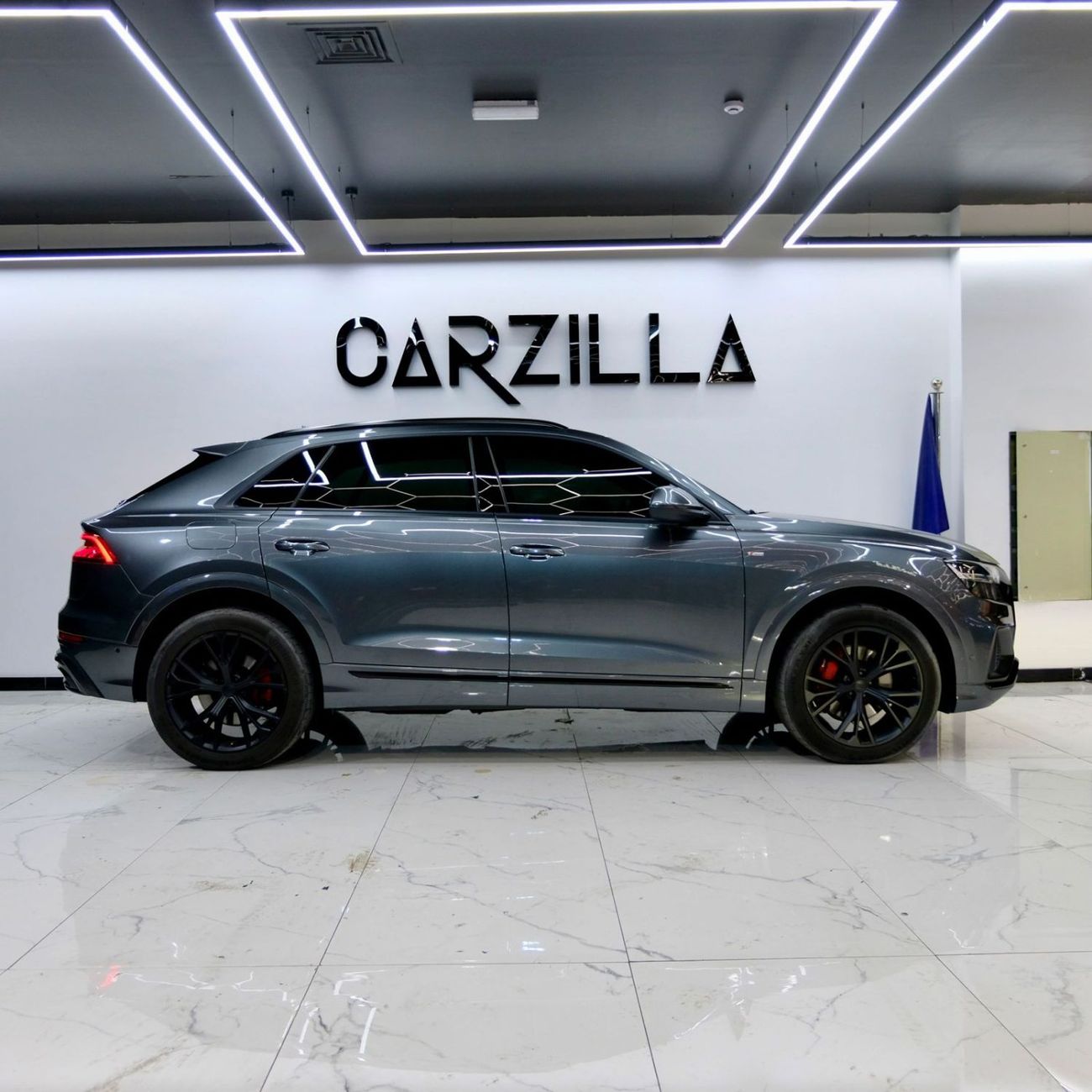 أودي Q8 55 TFSI quattro S-Line 3.0L (340 HP)