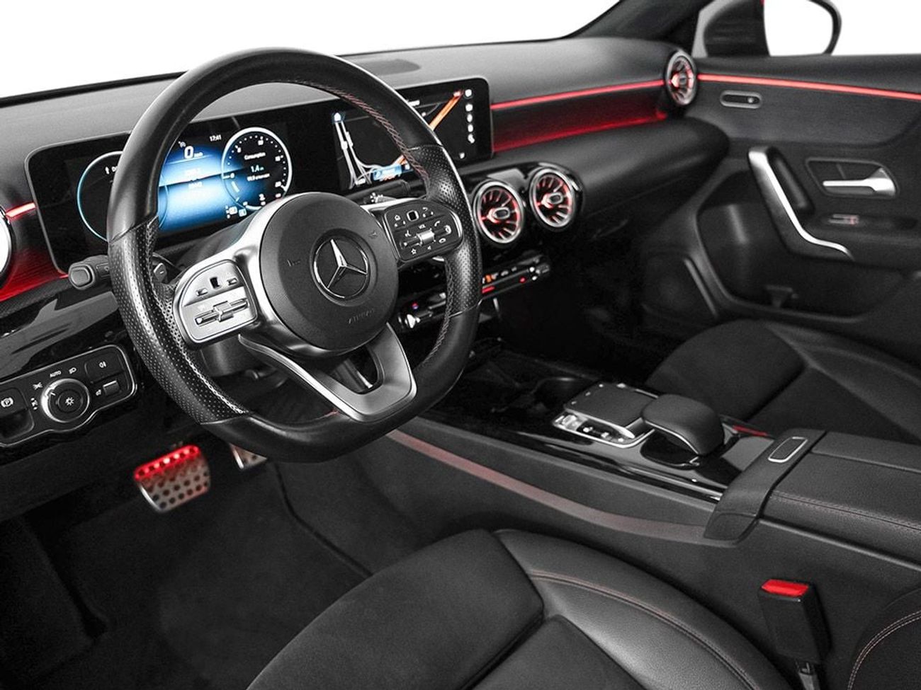 مرسيدس بنز A 250 2.0L 211BHP