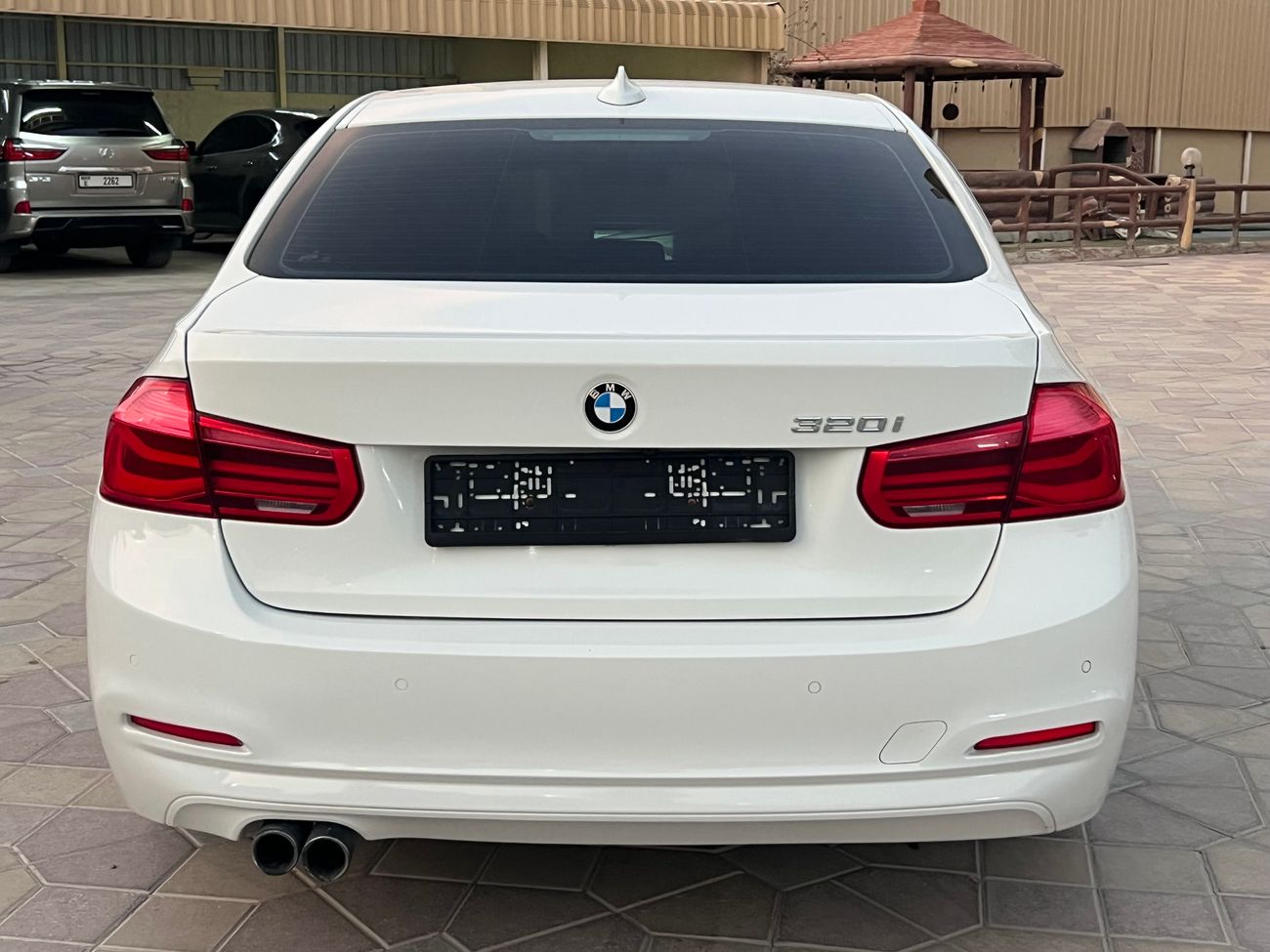 BMW 320i