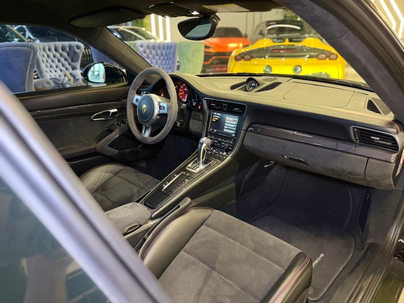 Porsche 911 GT3 3.8L (475 HP) Coupe 2016 Porsche 911 GT3 - GCC Specs - Dealer Warranty Till 11/26 - Full Service