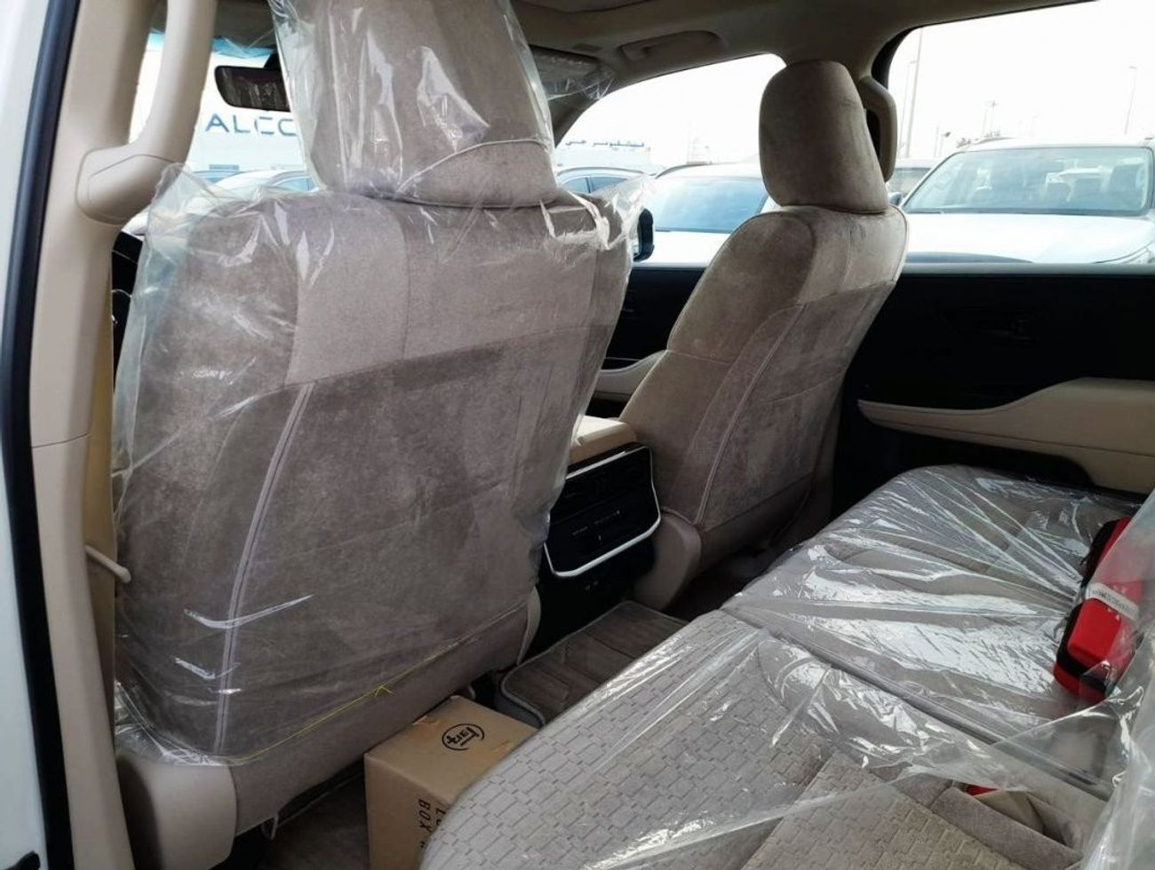 Toyota Land Cruiser 3.5L EXR ONE ELECTRIC SEAT WITH SUNROOF AUTO TRANSMISSION