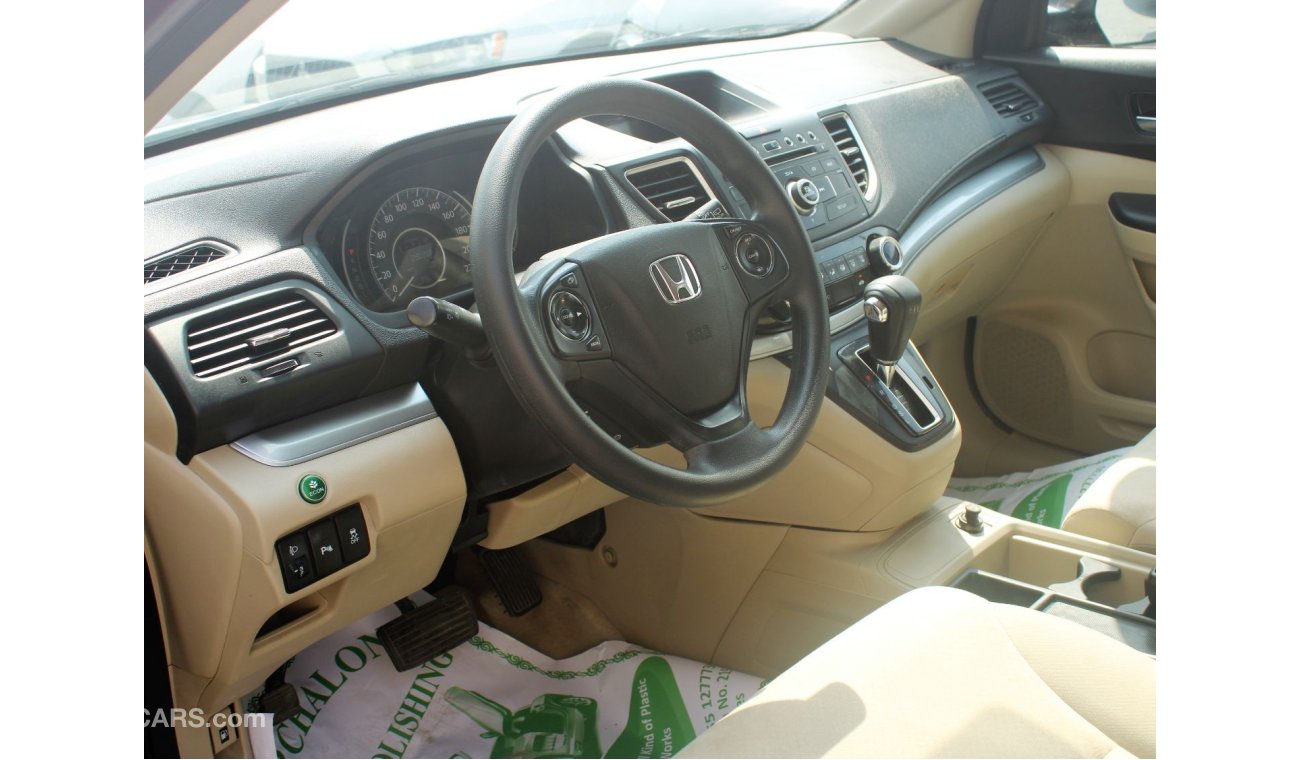 Honda CR-V ACCIDENTS FREE - GCC SPECS - CAR IS IN PERFECT CONDITION INSIDE OUT