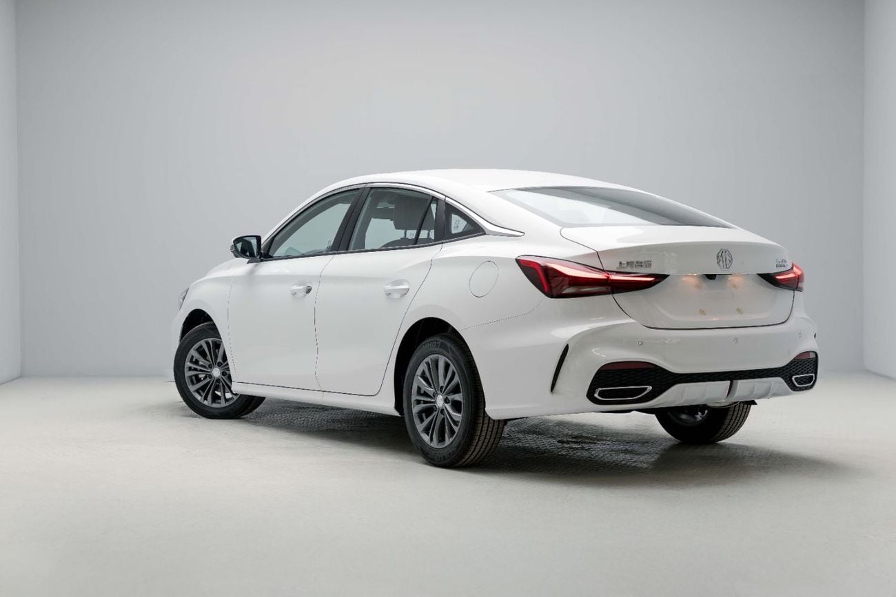MG 5 LUXURY 1.5L - WHITE INSIDE BLACK | EXPORT ONLY