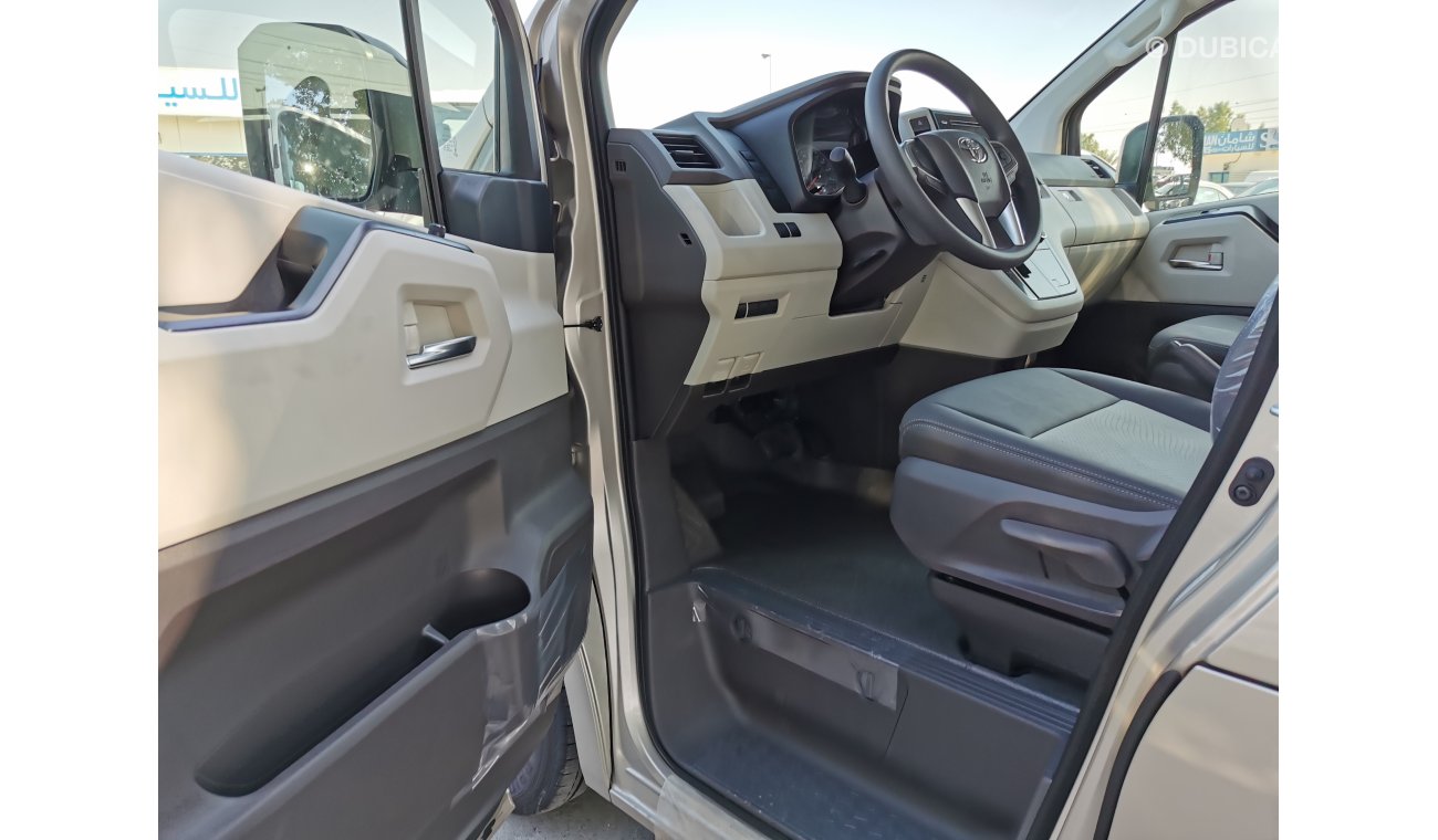 Toyota Hiace 2.8L, DIESEL, 16" TYRE, REAR CAMERA, LEATHER SEATS, (CODE # THHR21)