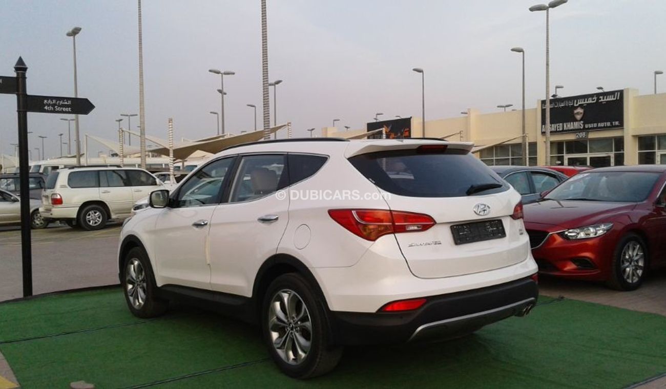 Hyundai Santa Fe HYNDI SANTAFE 2014 WHITE NO PIANT NO ACCIDENT KHALIGE Full option